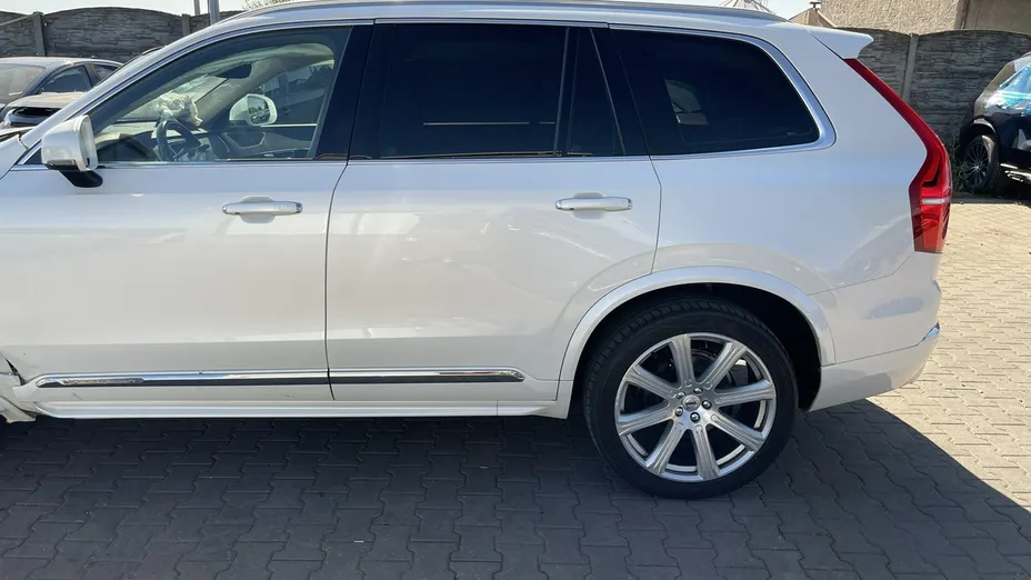 VOLVO XC90 -