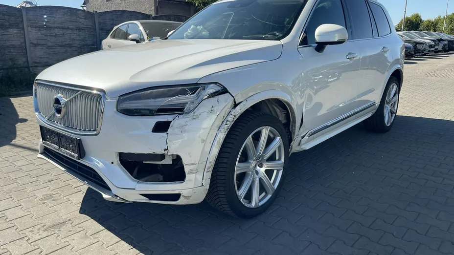 VOLVO XC90 -
