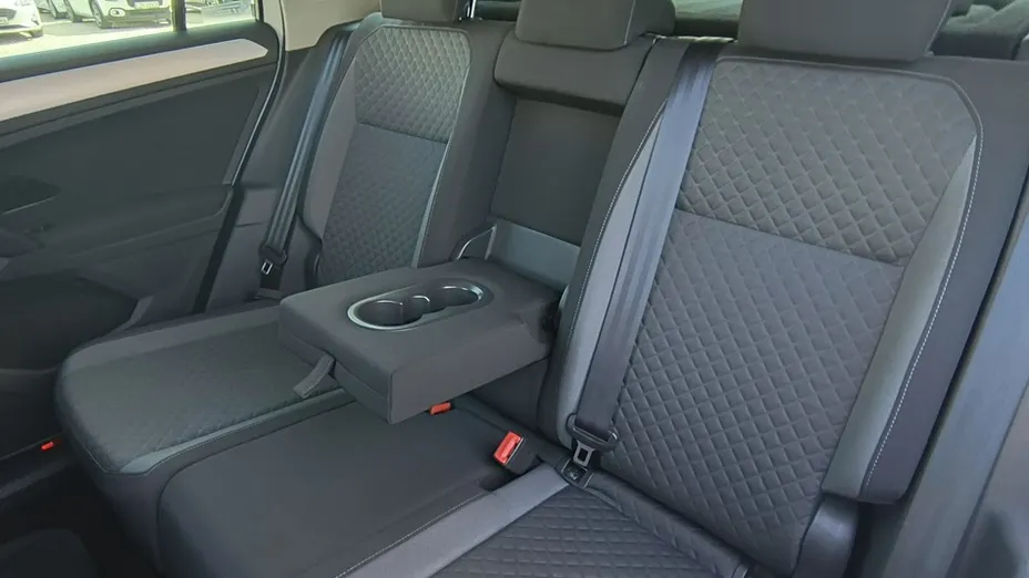 VOLKSWAGEN Tiguan -