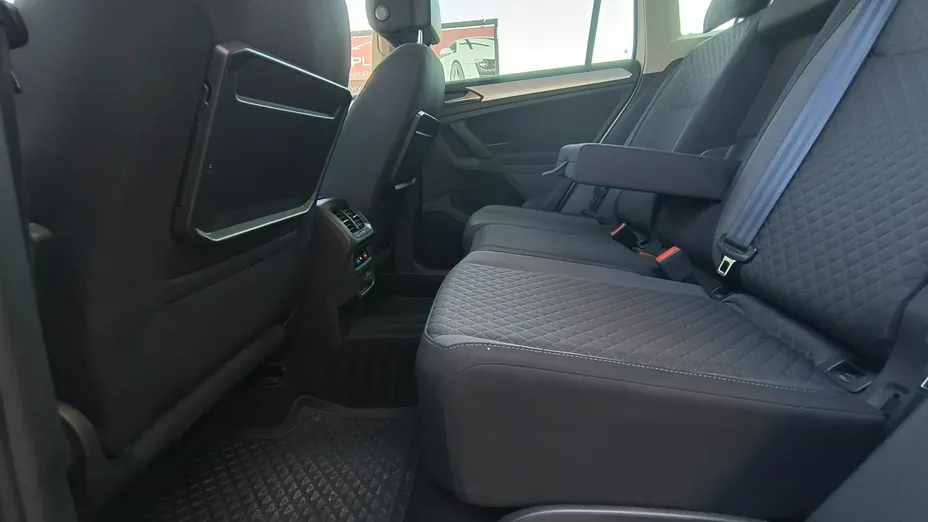 VOLKSWAGEN Tiguan -
