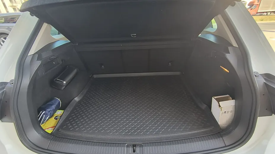 VOLKSWAGEN Tiguan -