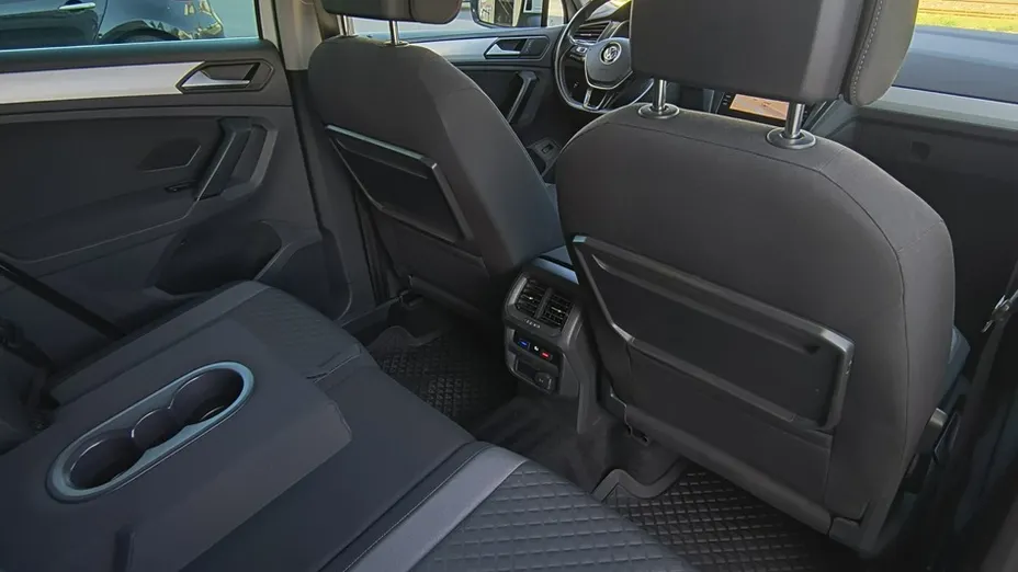 VOLKSWAGEN Tiguan -