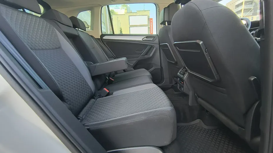 VOLKSWAGEN Tiguan -