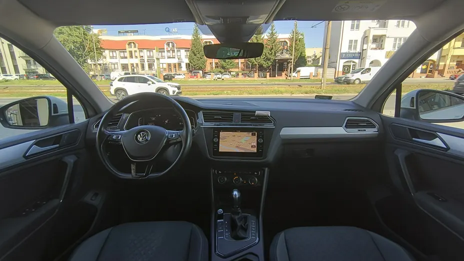 VOLKSWAGEN Tiguan -