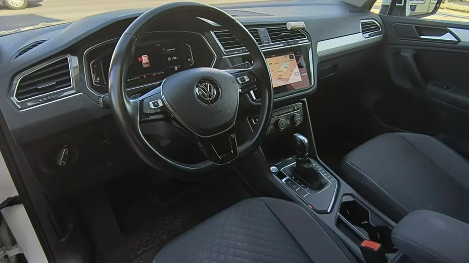 VOLKSWAGEN Tiguan -