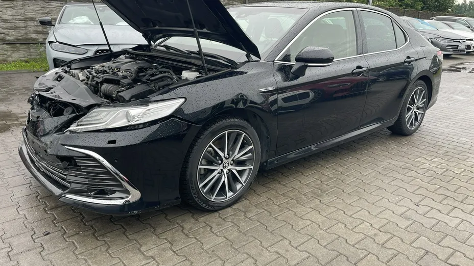 TOYOTA Camry -