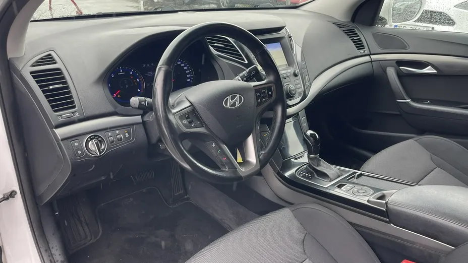 HYUNDAI i40 -