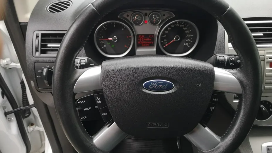 FORD Kuga -