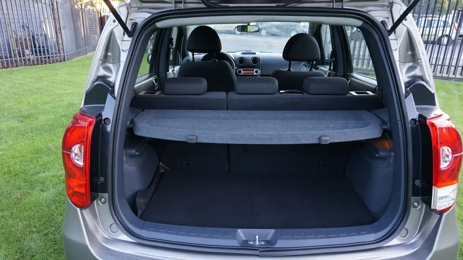 MITSUBISHI Colt -