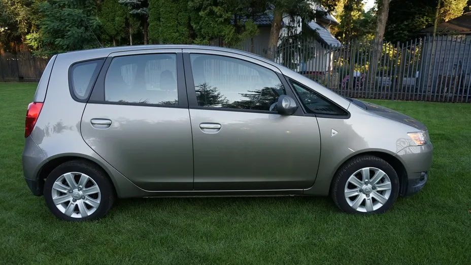 MITSUBISHI Colt -