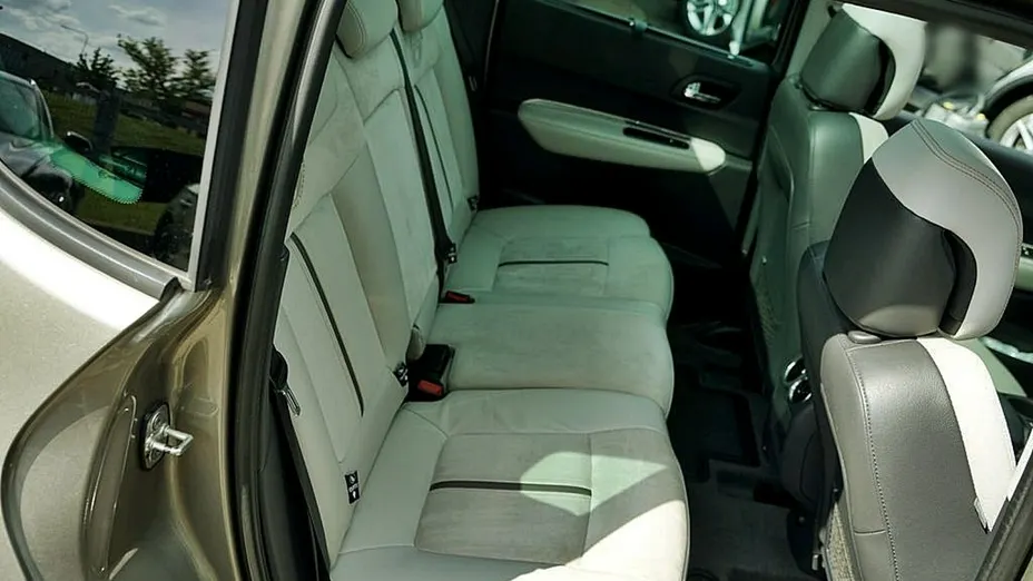 PEUGEOT 3008 -