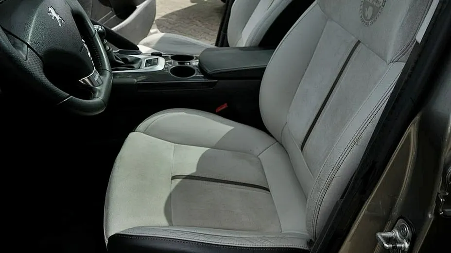 PEUGEOT 3008 -