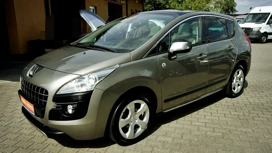 PEUGEOT 3008 -