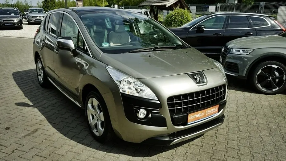 PEUGEOT 3008 -