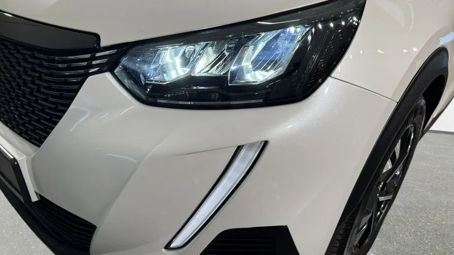 PEUGEOT 2008 -