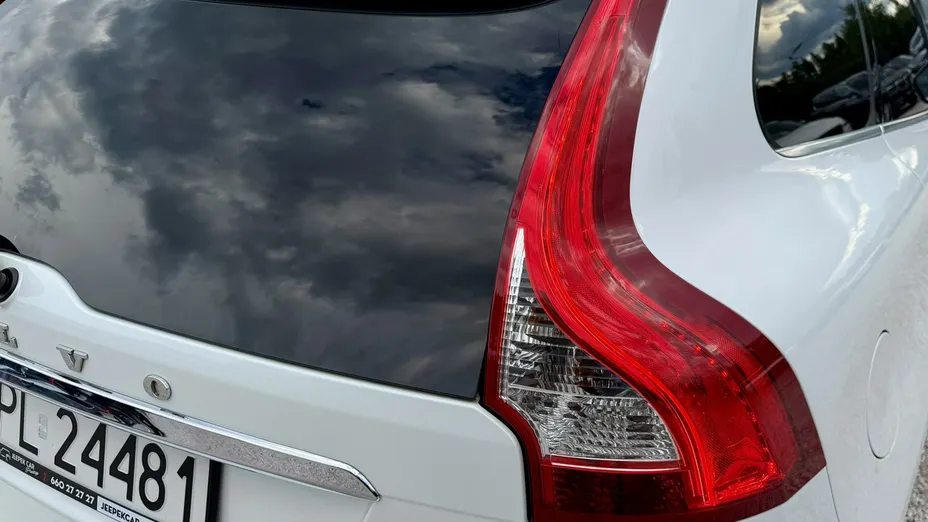 VOLVO XC60 -