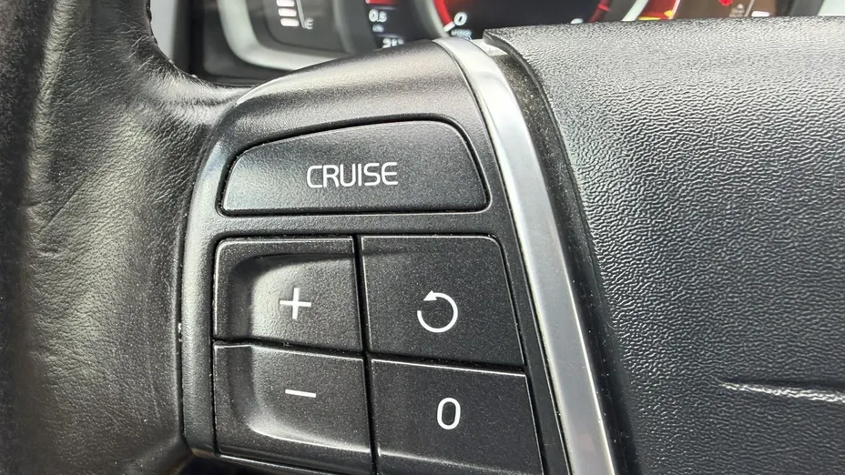 VOLVO XC60 -
