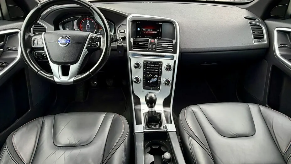 VOLVO XC60 -