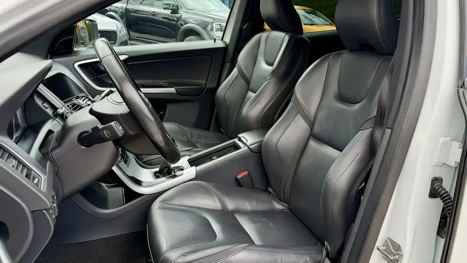 VOLVO XC60 -