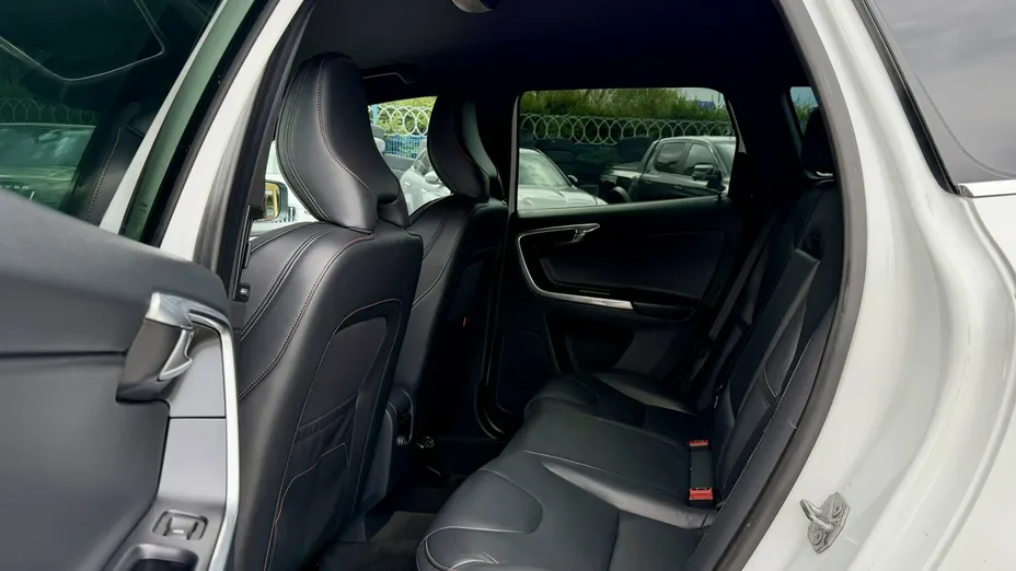 VOLVO XC60 -