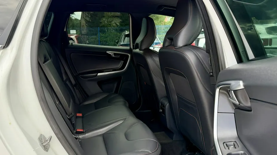 VOLVO XC60 -
