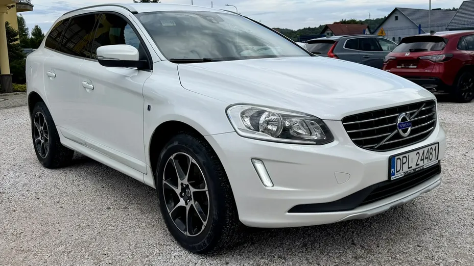 VOLVO XC60 -