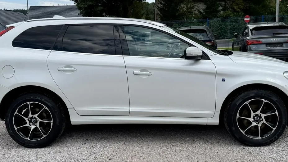 VOLVO XC60 -