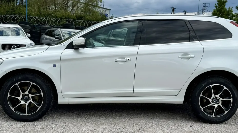 VOLVO XC60 -