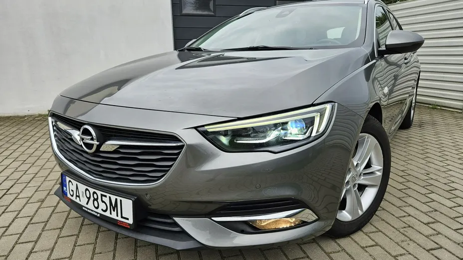 OPEL Insignia -