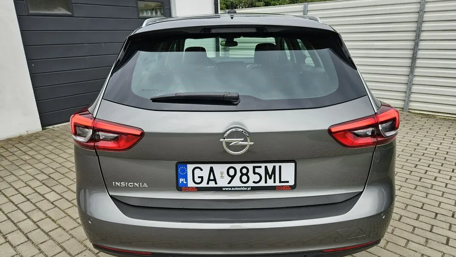 OPEL Insignia -
