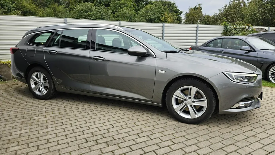 OPEL Insignia -
