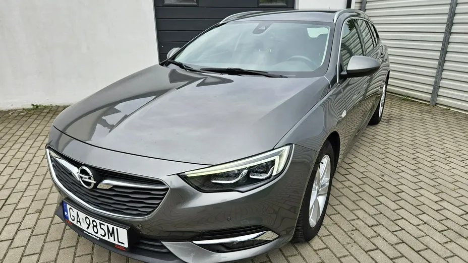 OPEL Insignia -