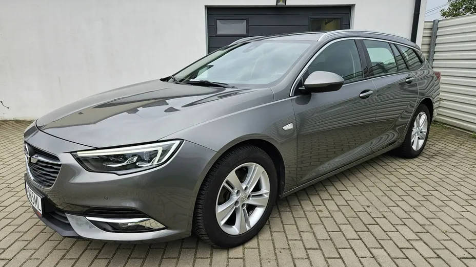 OPEL Insignia -