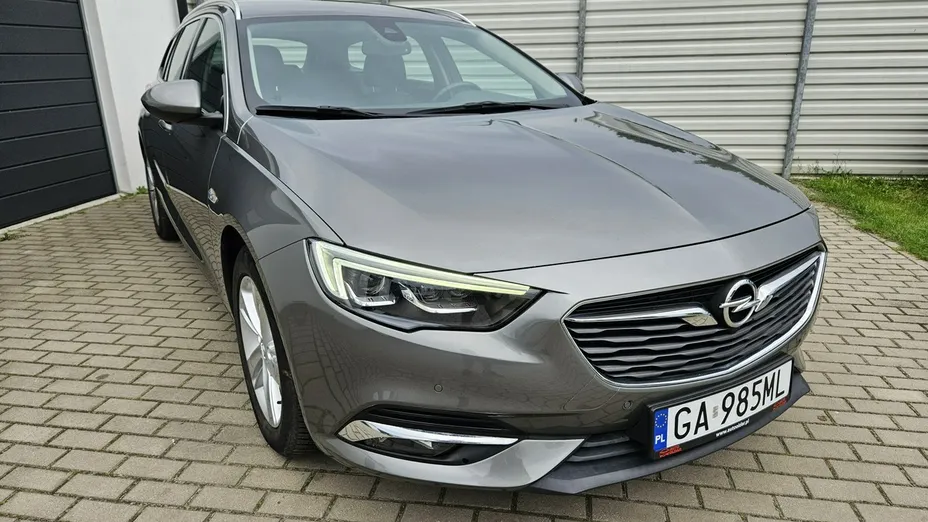 OPEL Insignia -
