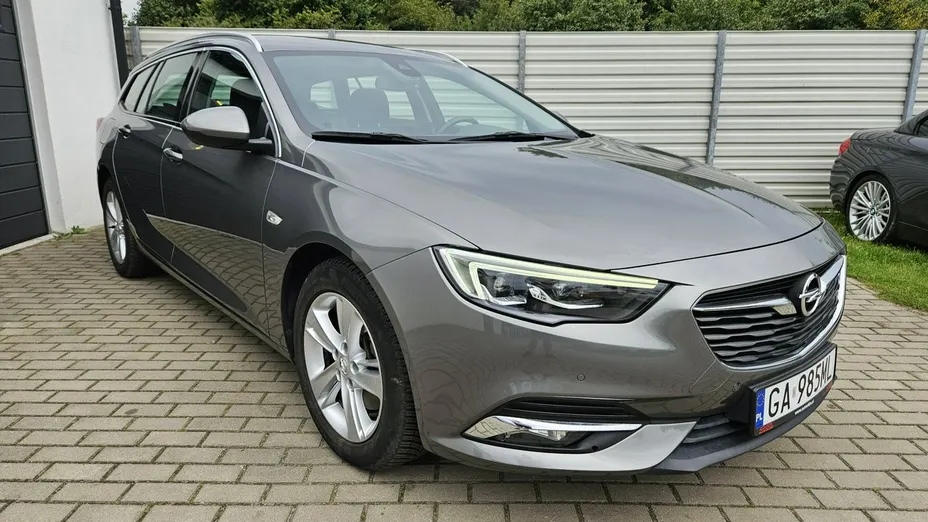 OPEL Insignia -