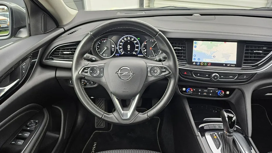 OPEL Insignia -