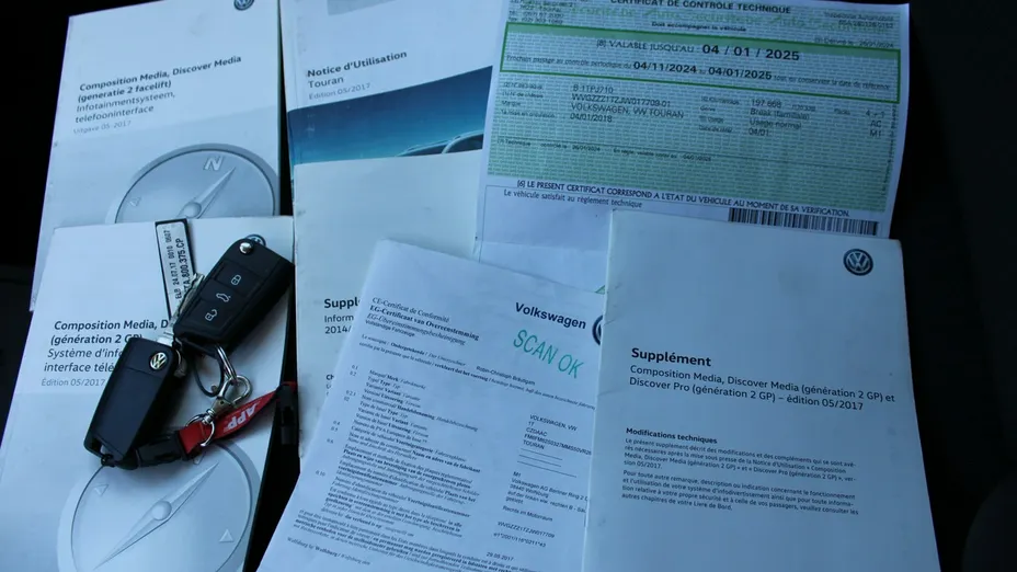VOLKSWAGEN Touran -