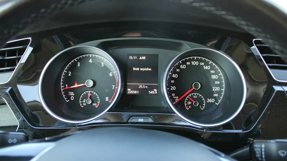 VOLKSWAGEN Touran -