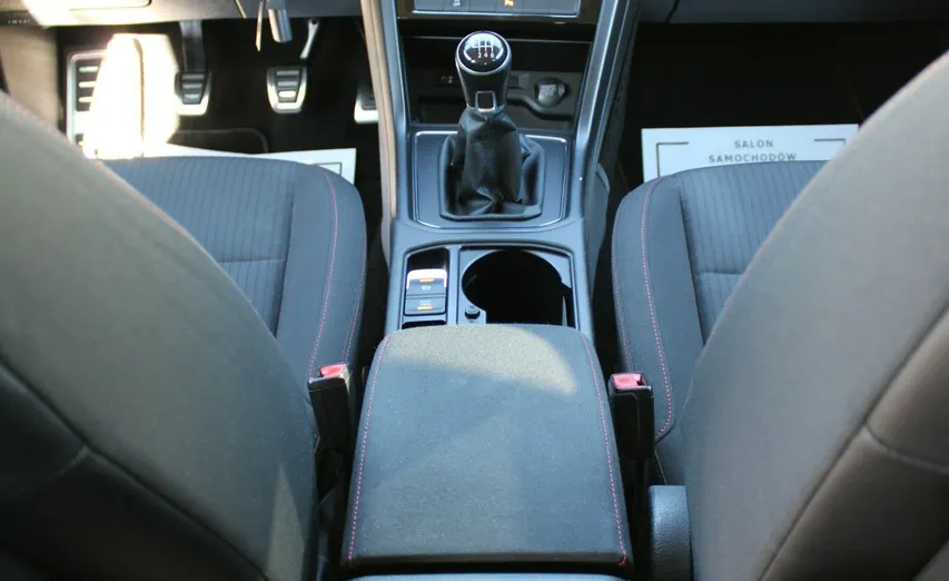 VOLKSWAGEN Touran -