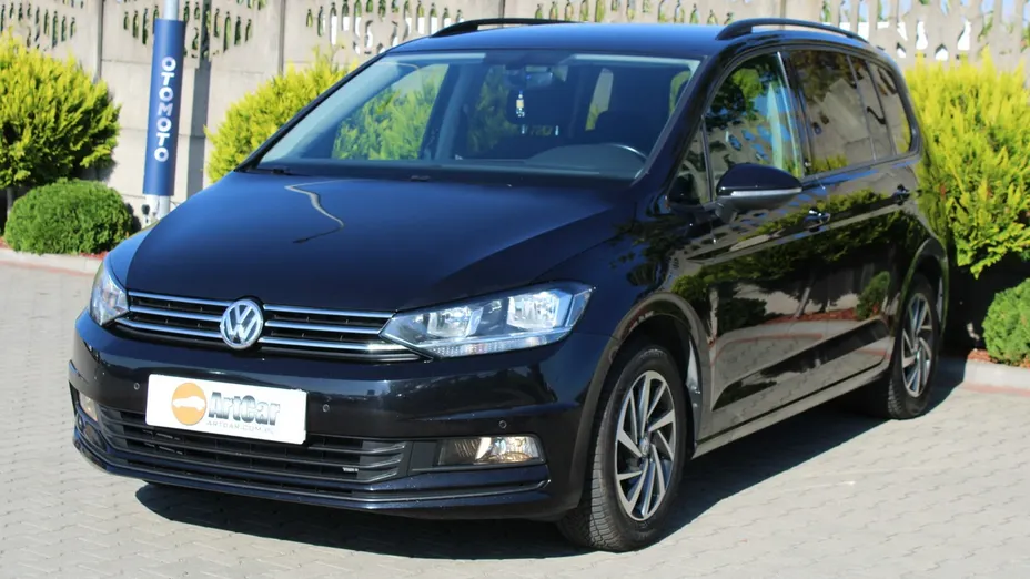 VOLKSWAGEN Touran -