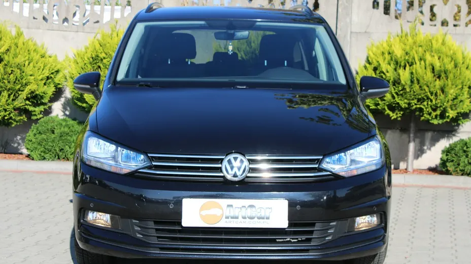 VOLKSWAGEN Touran -