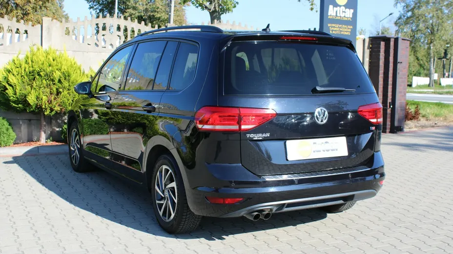 VOLKSWAGEN Touran -