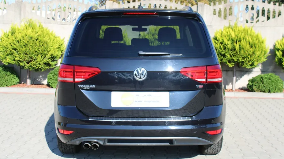 VOLKSWAGEN Touran -