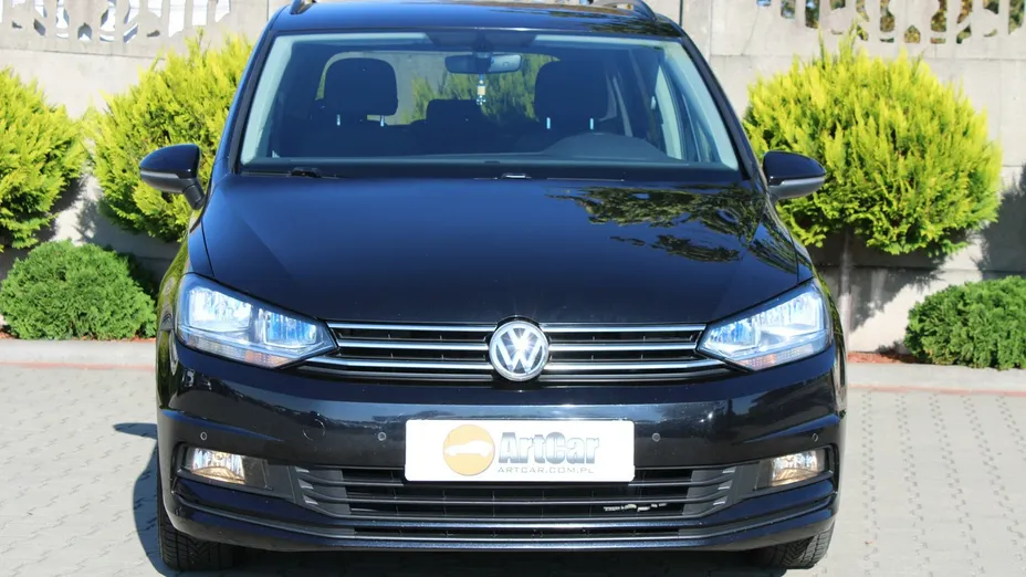 VOLKSWAGEN Touran -