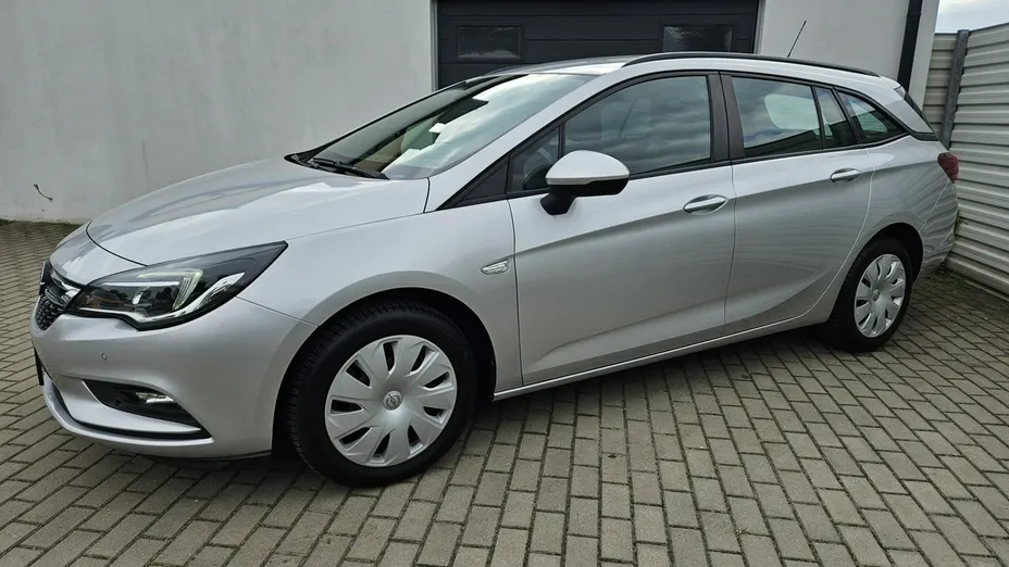 OPEL Astra -