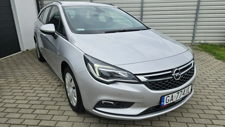OPEL Astra -