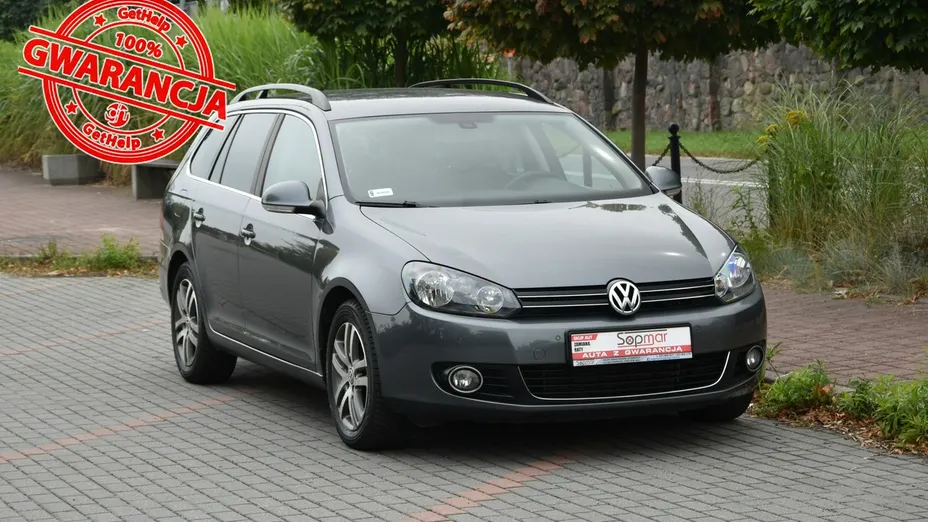 VOLKSWAGEN Golf -