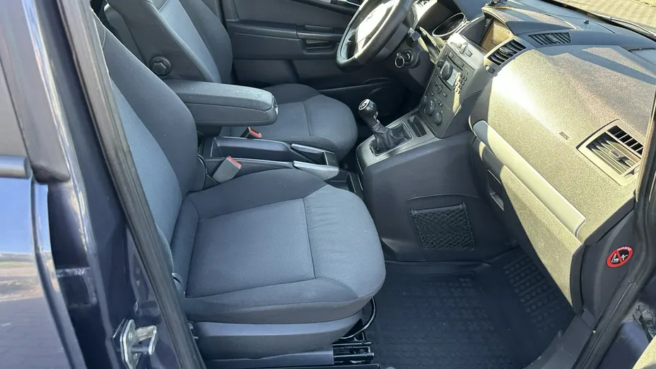 OPEL Zafira -