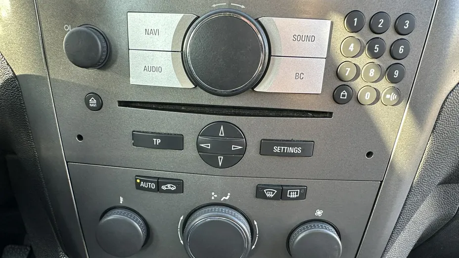 OPEL Zafira -