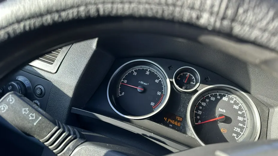 OPEL Zafira -